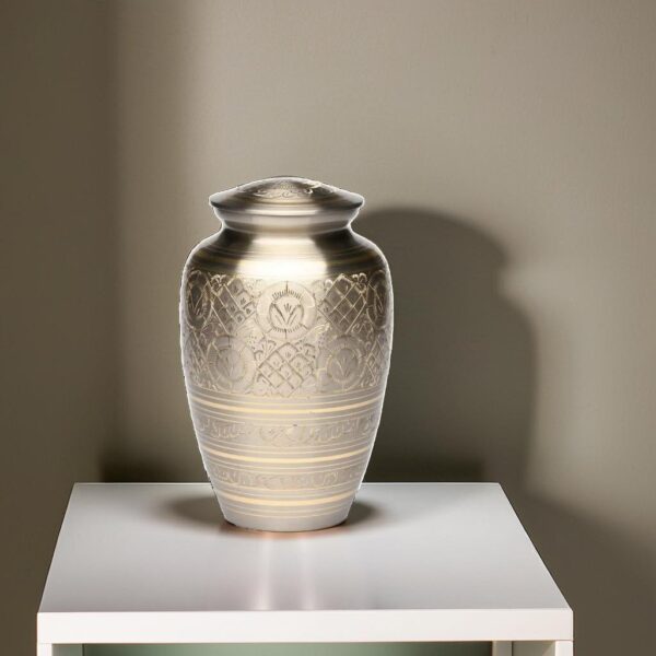 Lovely Silver Engraved Cremation Urn for Male and Female Human Ashes Funeral Urn